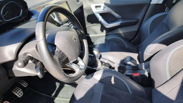 Peugeot 2008 image 3