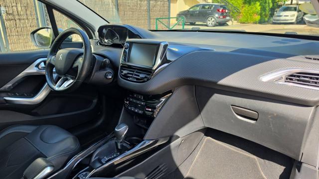 Peugeot 2008 image 3