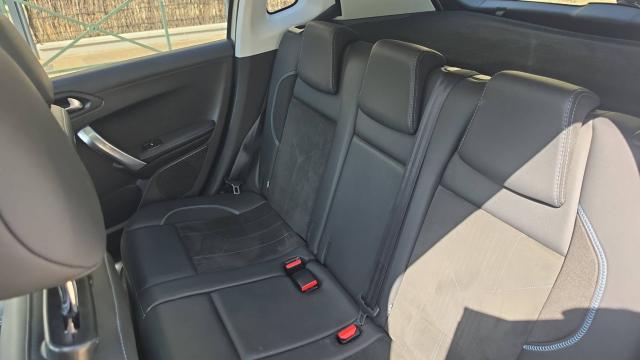 Peugeot 2008 image 6