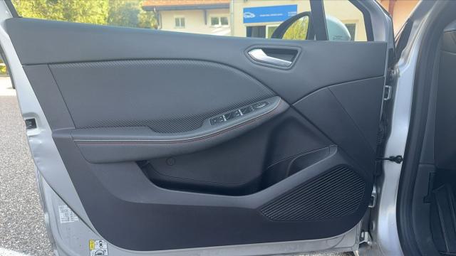 Renault Clio image 8