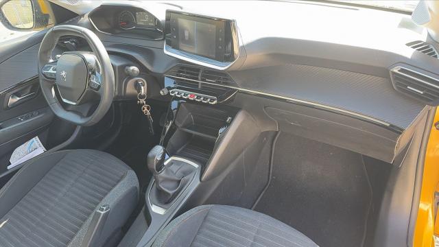 Peugeot 208 image 9