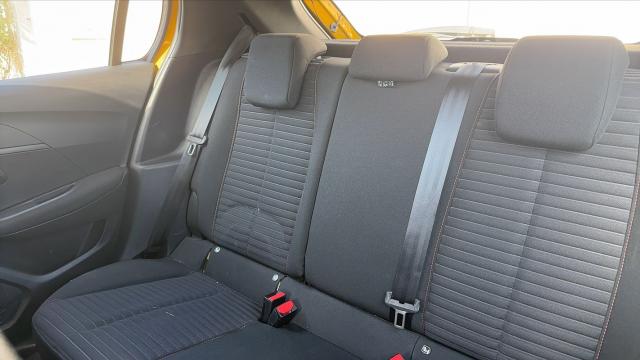 Peugeot 208 image 1