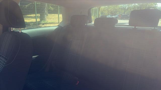 Volkswagen Golf image 9