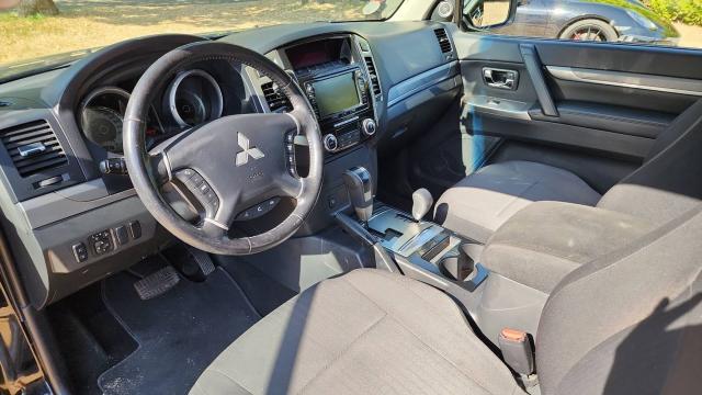 Mitsubishi Pajero image 2