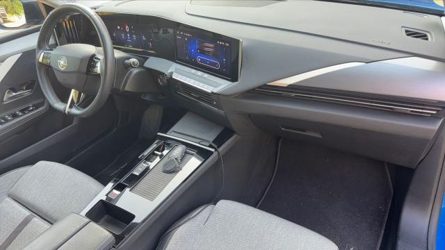 Opel Astra image 2