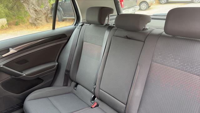 Volkswagen Golf image 9