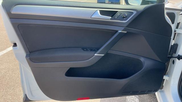 Volkswagen Golf image 1