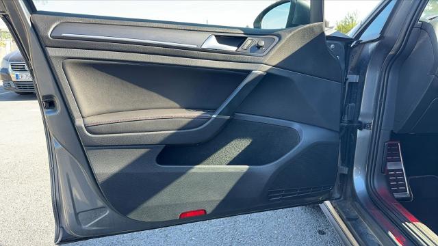 Volkswagen Golf image 2