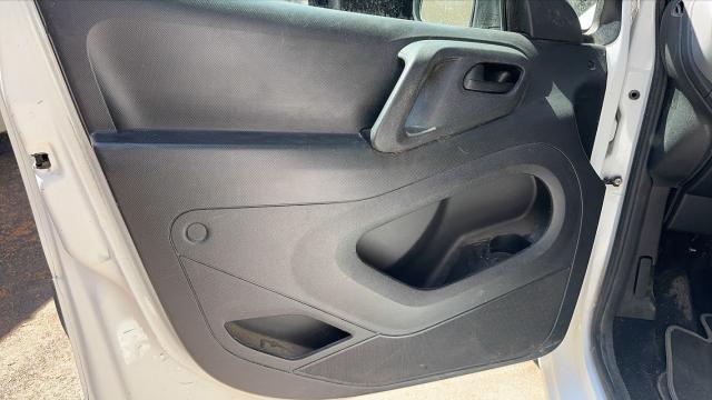Peugeot Partner image 2