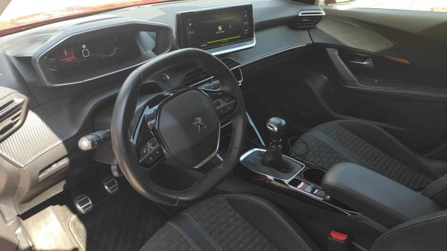 Peugeot 2008 image 8