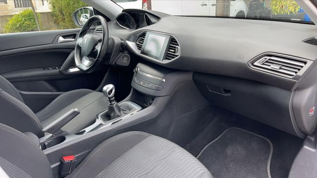 Peugeot 308 image 1
