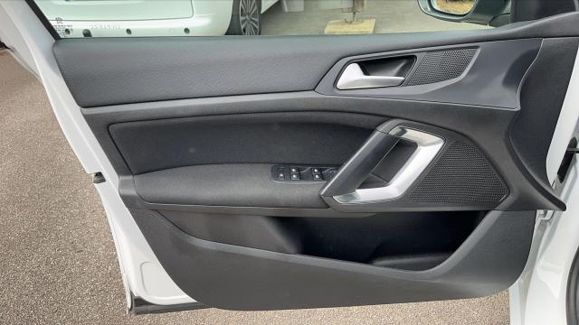 Peugeot 308 image 3