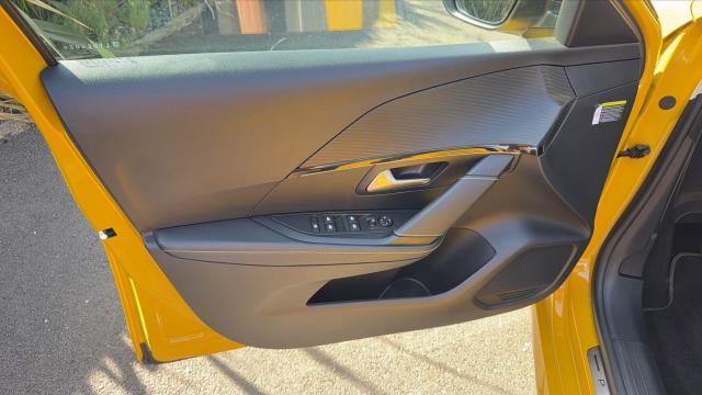 Peugeot 208 image 5