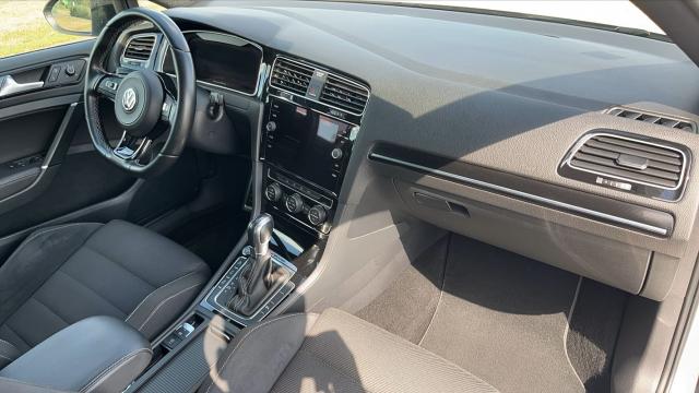 Volkswagen Golf R image 4
