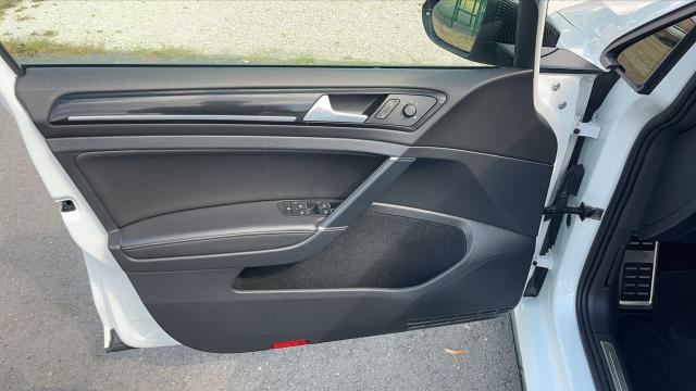 Volkswagen Golf R image 1