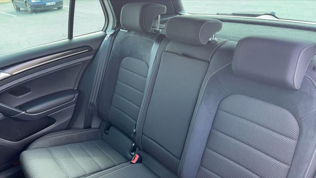 Volkswagen Golf R image 6