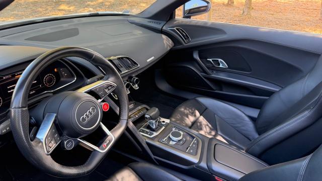 Audi R8 Spyder image 3