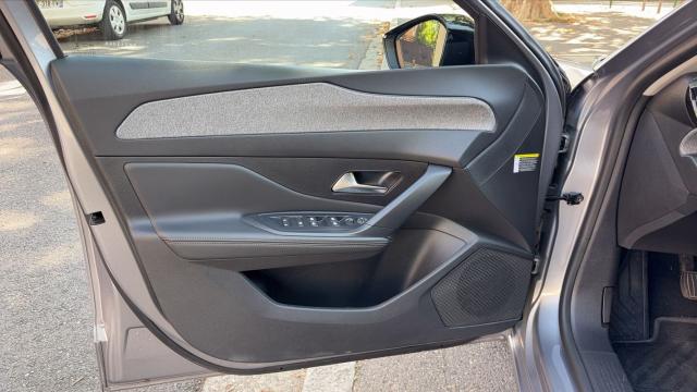 Peugeot 308 image 6