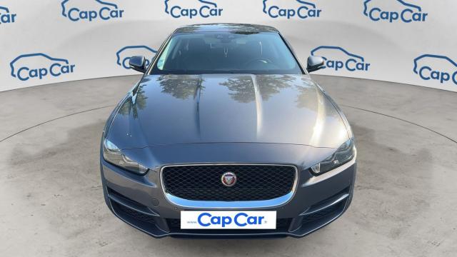 Jaguar Xe image 2
