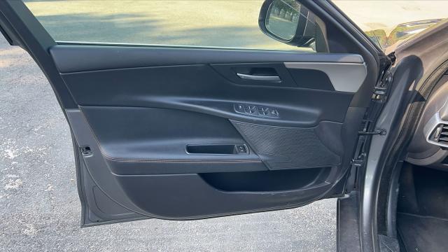 Jaguar Xe image 6
