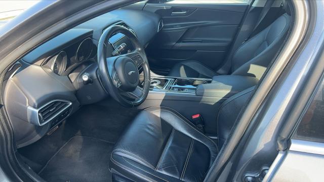 Jaguar Xe image 1