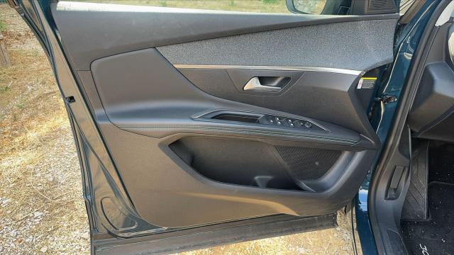Peugeot 3008 image 2