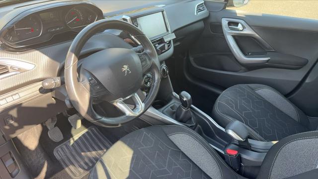 Peugeot 2008 image 8