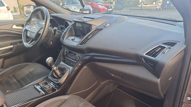 Ford Kuga image 4