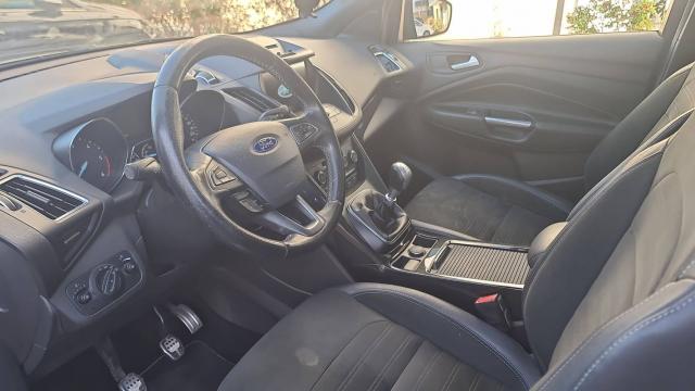 Ford Kuga image 8