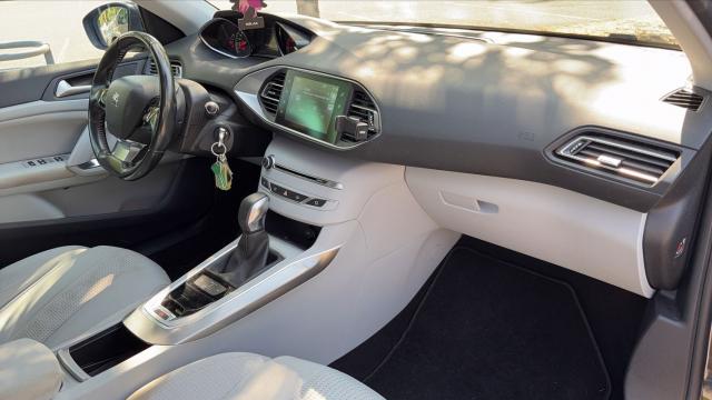Peugeot 308 image 9