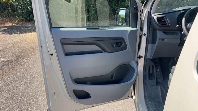 Peugeot Expert Combi image 8