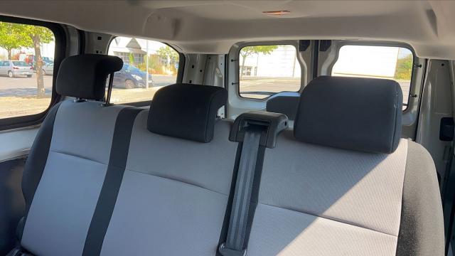Peugeot Expert Combi image 2