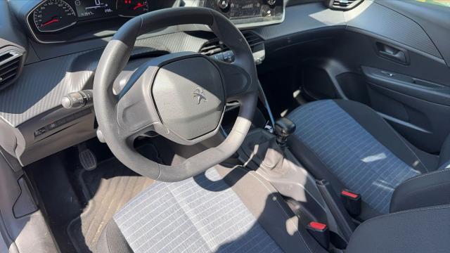 Peugeot 208 image 3