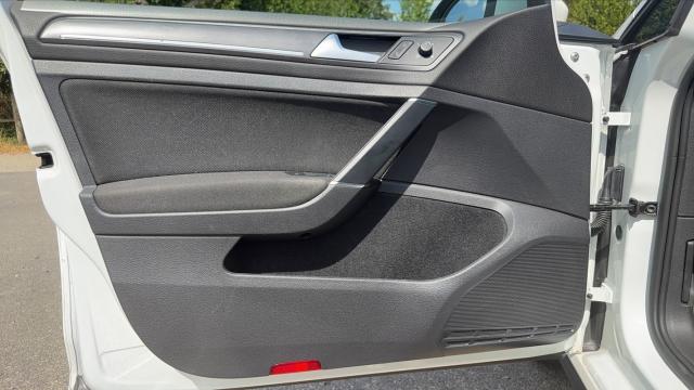 Volkswagen Golf image 9
