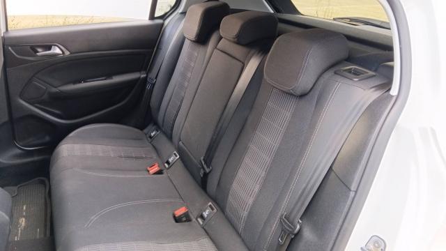 Peugeot 308 image 6