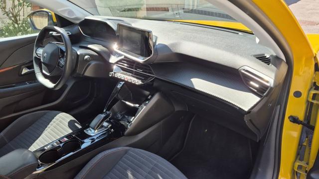 Peugeot E-208 image 8