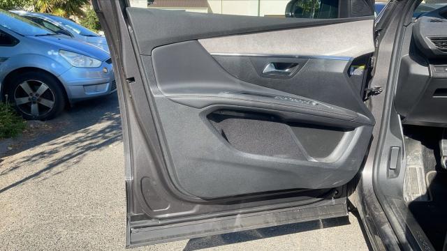Peugeot 5008 image 9