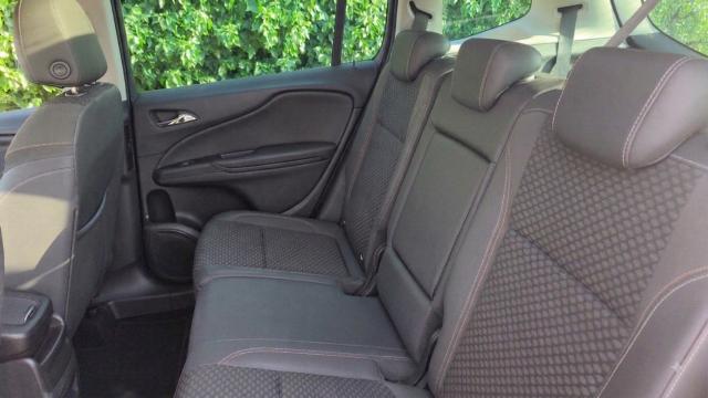 Opel Zafira image 2