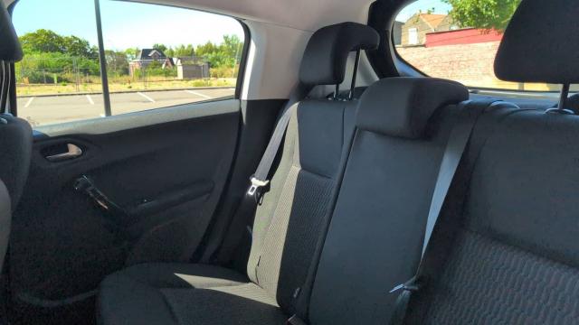 Peugeot 208 image 3