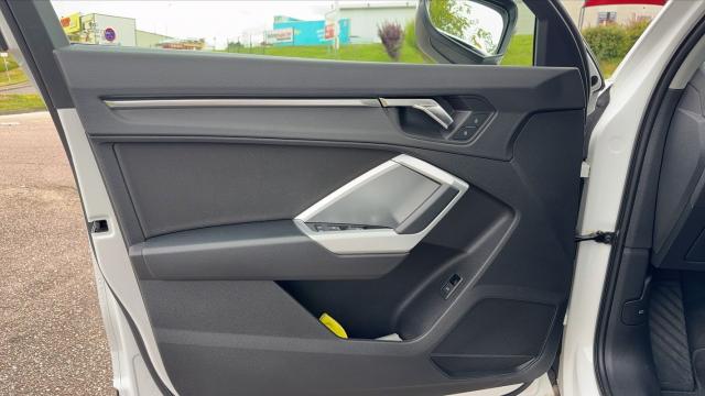Audi Q3 image 8