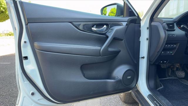 Nissan X-Trail image 1