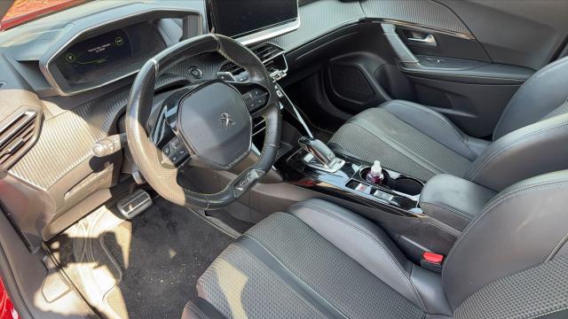 Peugeot 2008 image 3