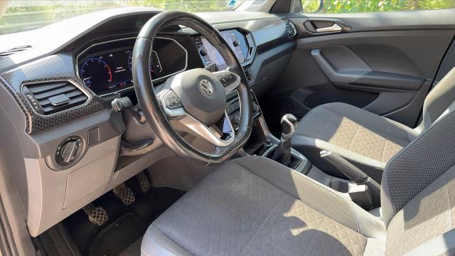 Volkswagen T-Cross image 2