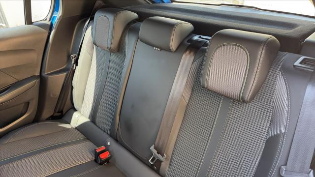 Peugeot E-208 image 2