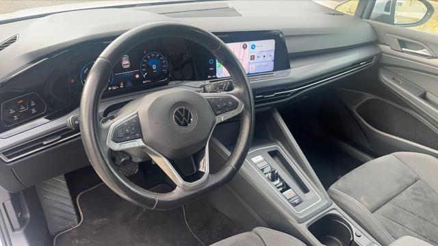 Volkswagen Golf image 6