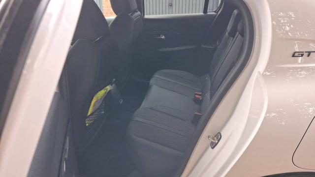 Peugeot 208 image 1