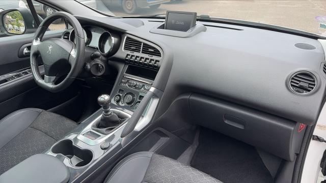 Peugeot 3008 image 3