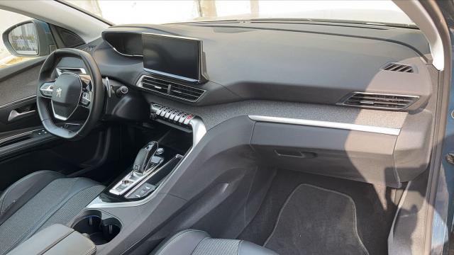 Peugeot 3008 image 3