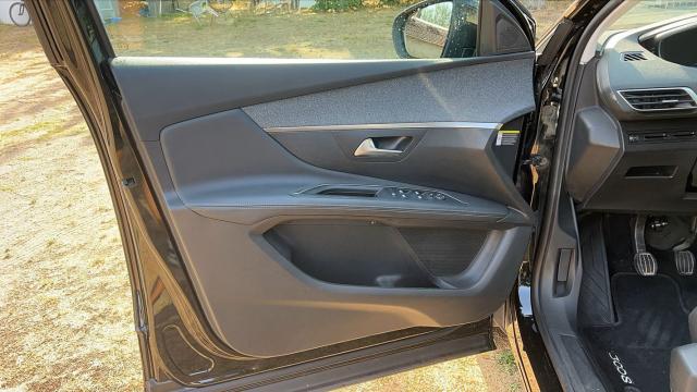 Peugeot 3008 image 2