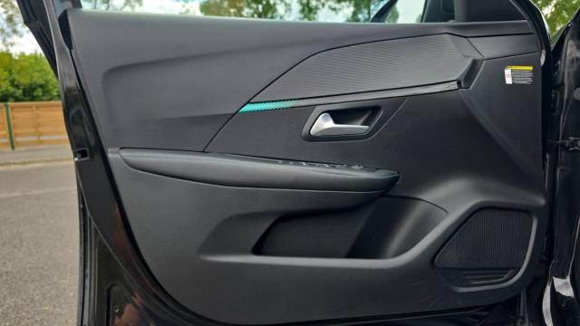 Peugeot 208 image 2